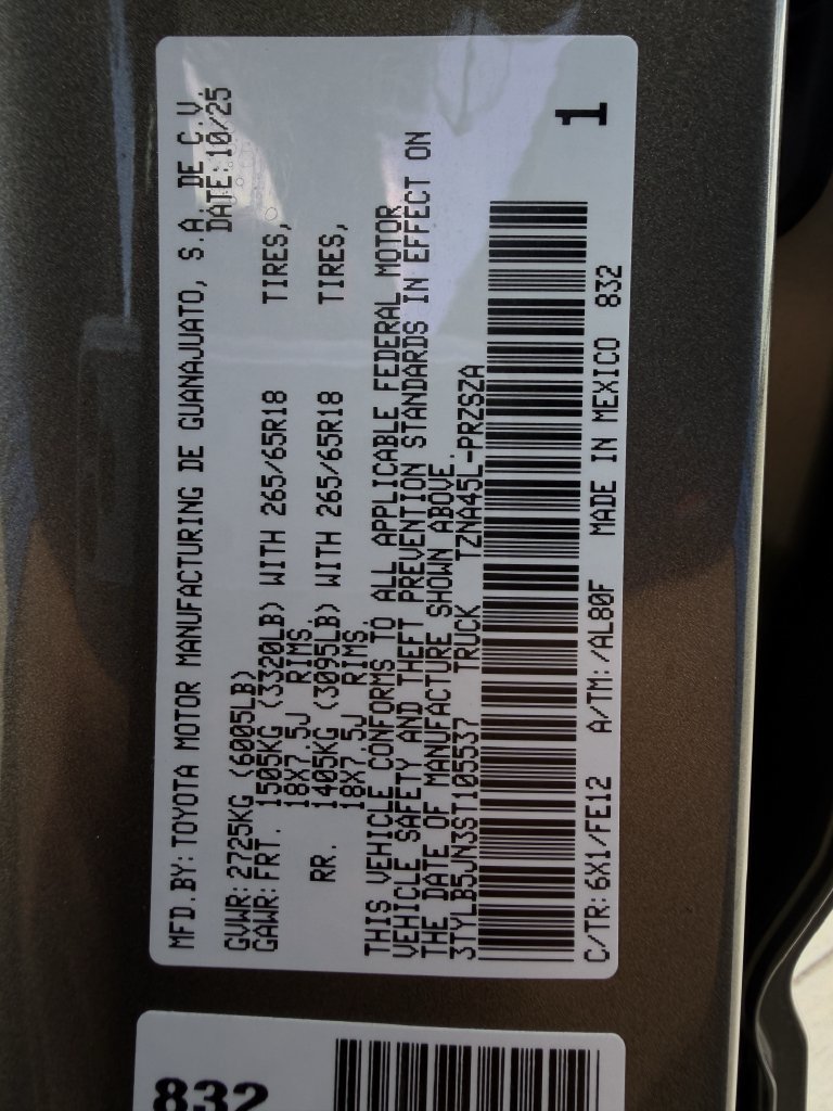 Used 2025 Toyota Tacoma TRD Sport AWD/4WD image 29
