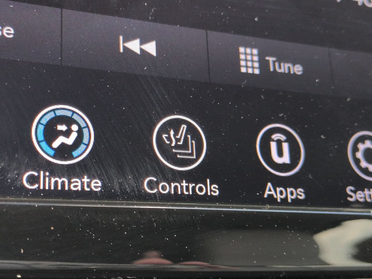 Used 2019 Chrysler Pacifica Touring-L Plus w/ Advanced Safetytec Group FWD image 24