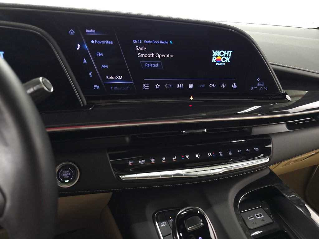 Used 2024 Cadillac Escalade Premium Luxury AWD/4WD image 30