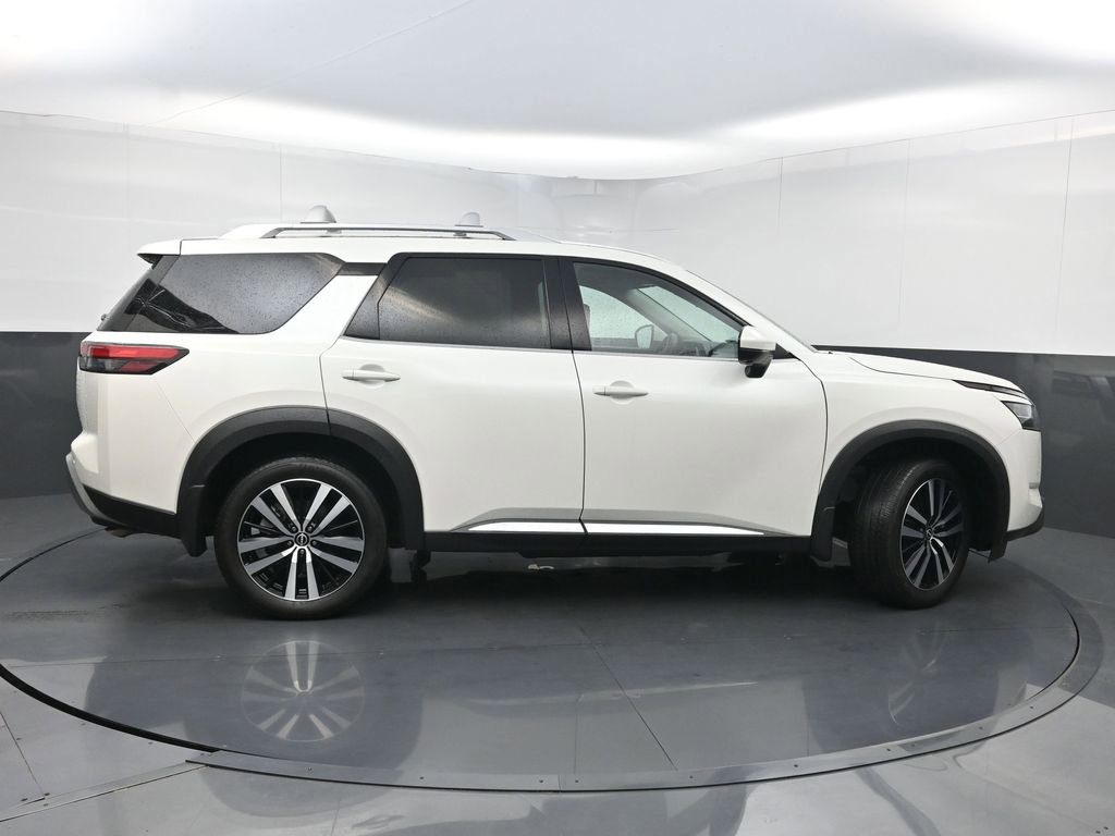 Used 2024 Nissan Pathfinder Platinum FWD image 47