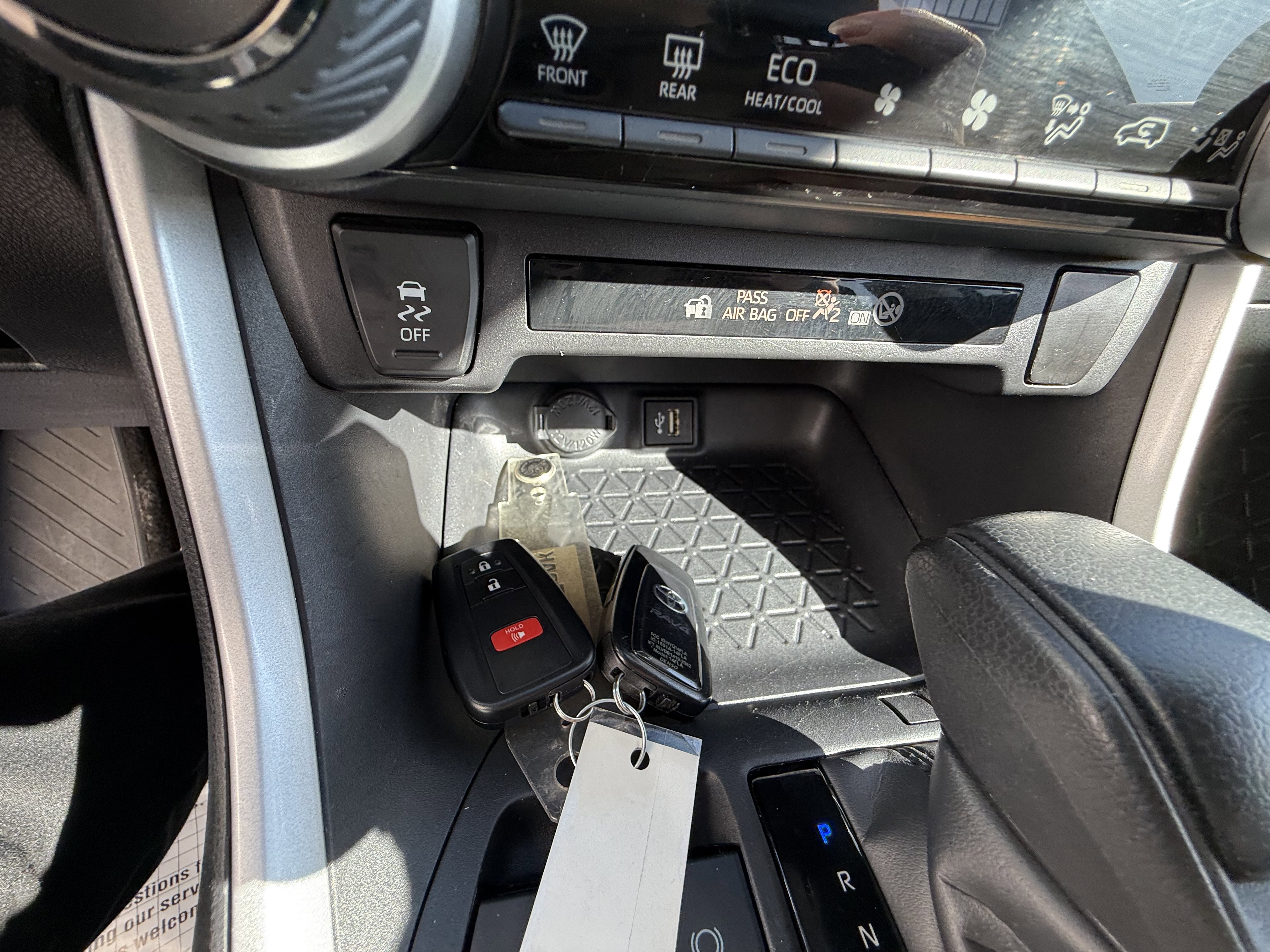 Certified 2025 Toyota RAV4 XLE AWD/4WD image 13