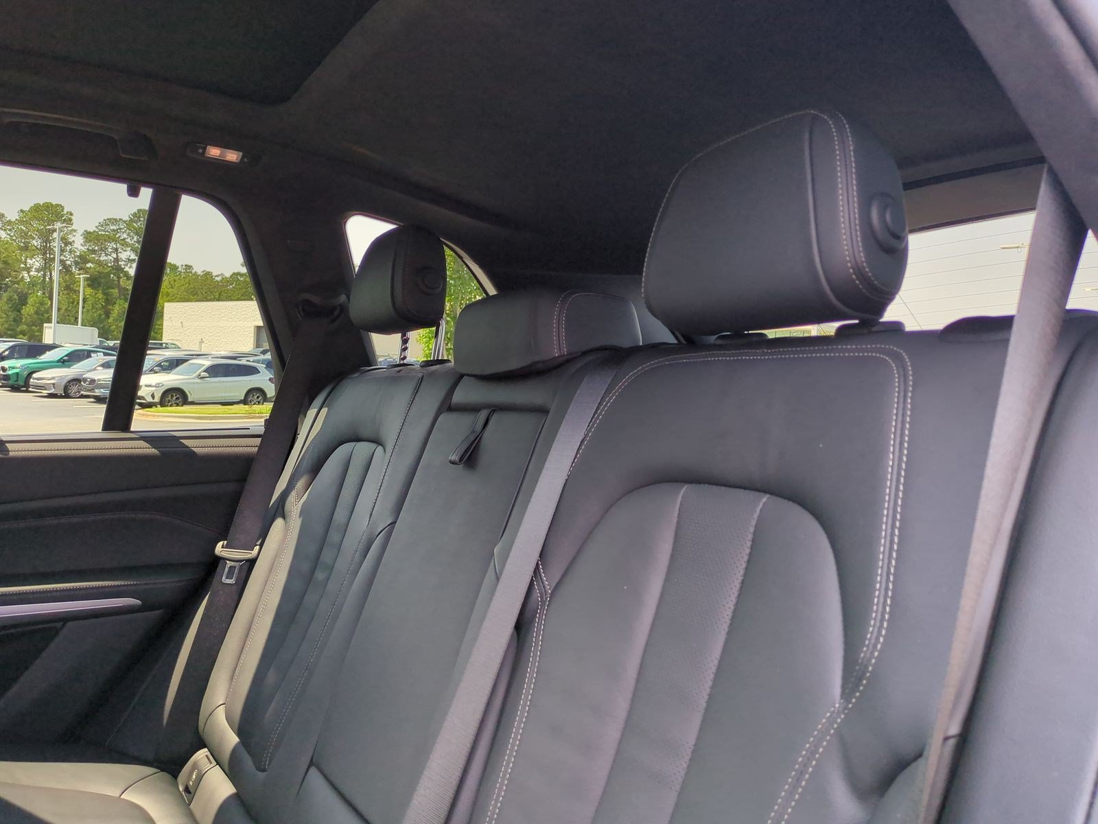 Used 2022 BMW X5 M50i w/ Executive Package AWD/4WD image 32
