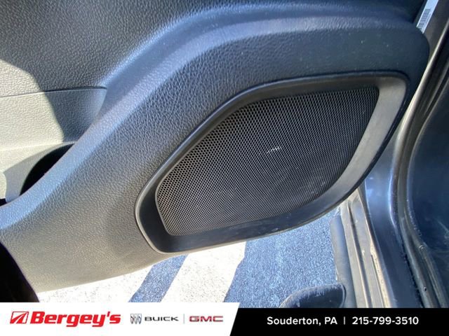 Used 2021 Nissan Titan SV w/ SV Convenience Package image 27