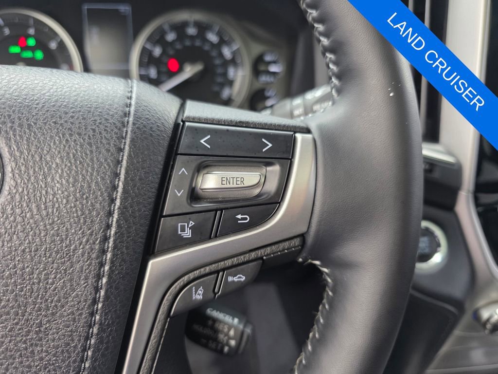 Used 2018 Toyota Land Cruiser image 20