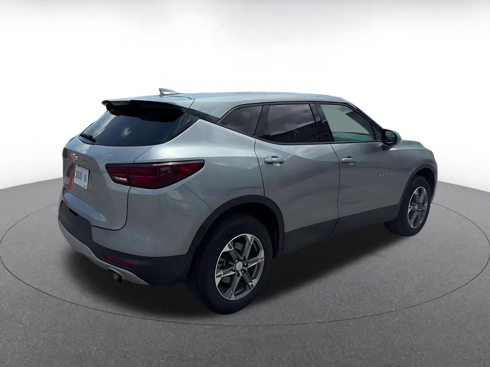Used 2025 Chevrolet Blazer LT FWD image 15