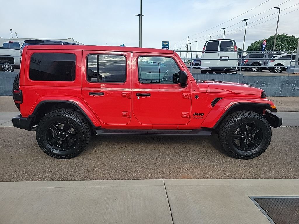 Used 2021 Jeep Wrangler Unlimited Sahara AWD/4WD image 8