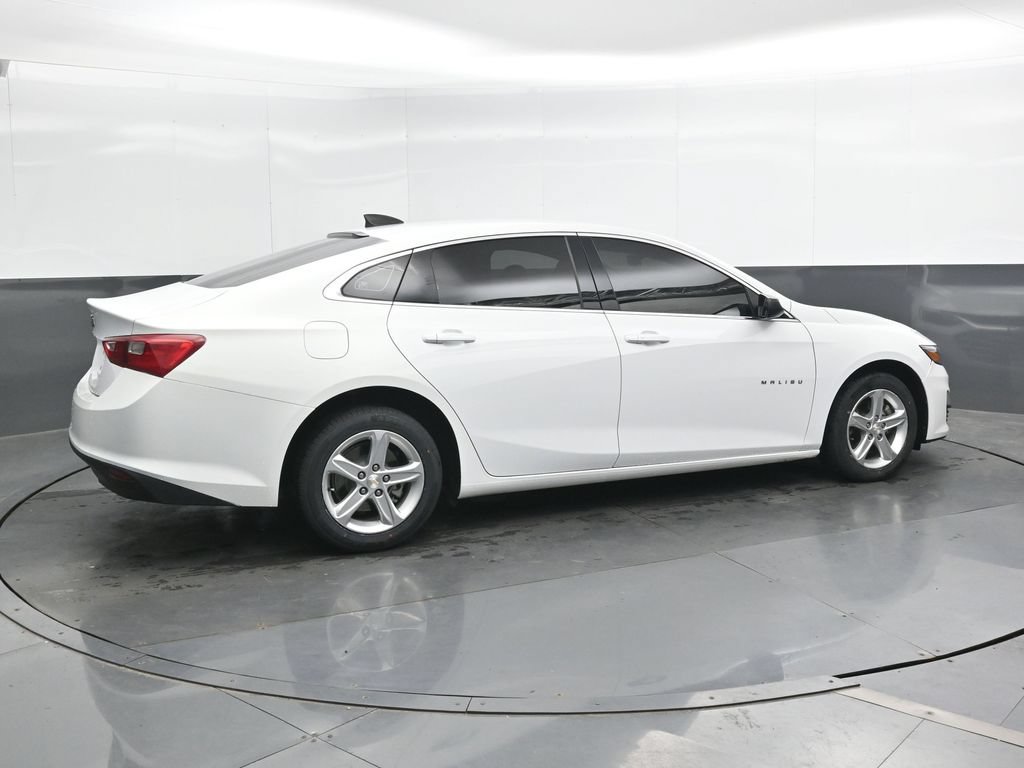 Used 2023 Chevrolet Malibu LS FWD image 2