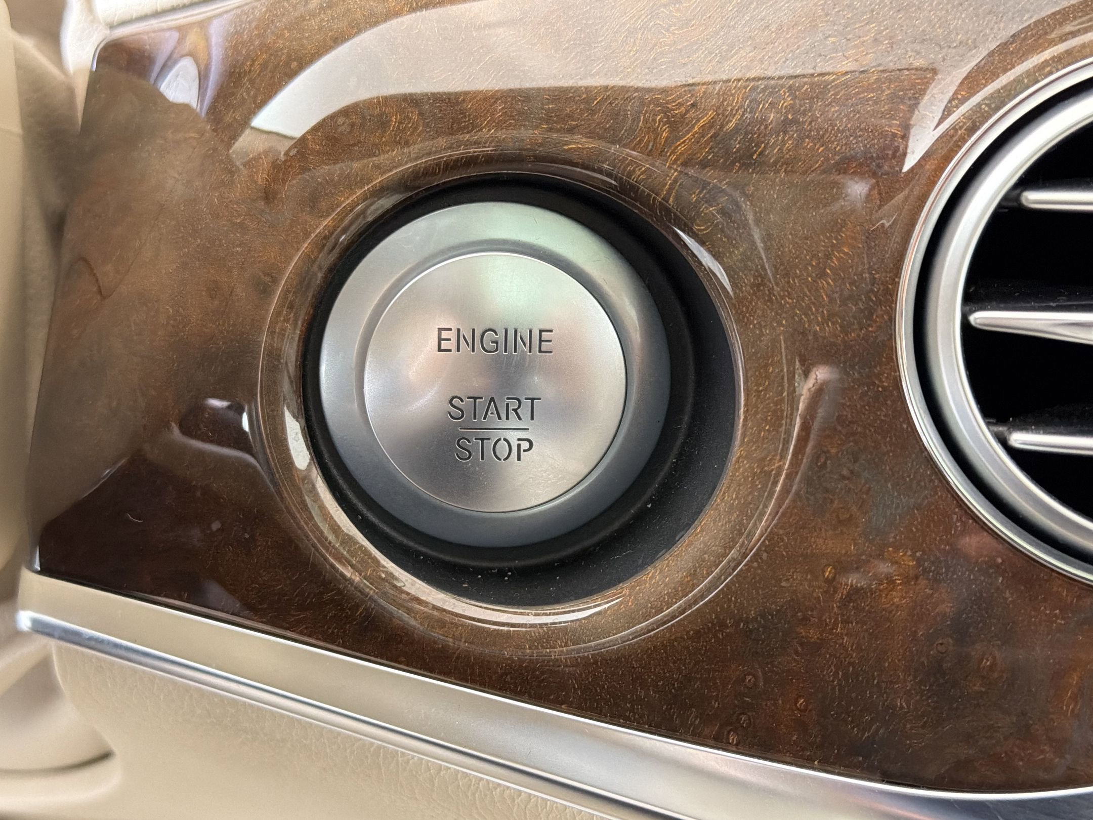 Used 2014 Mercedes-Benz S 550 Sedan image 29