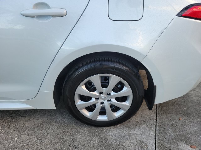 Used 2025 Toyota Corolla LE FWD image 7