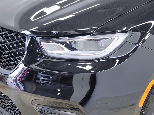 New 2026 Chrysler Pacifica Limited w/ S Appearance Package image 11