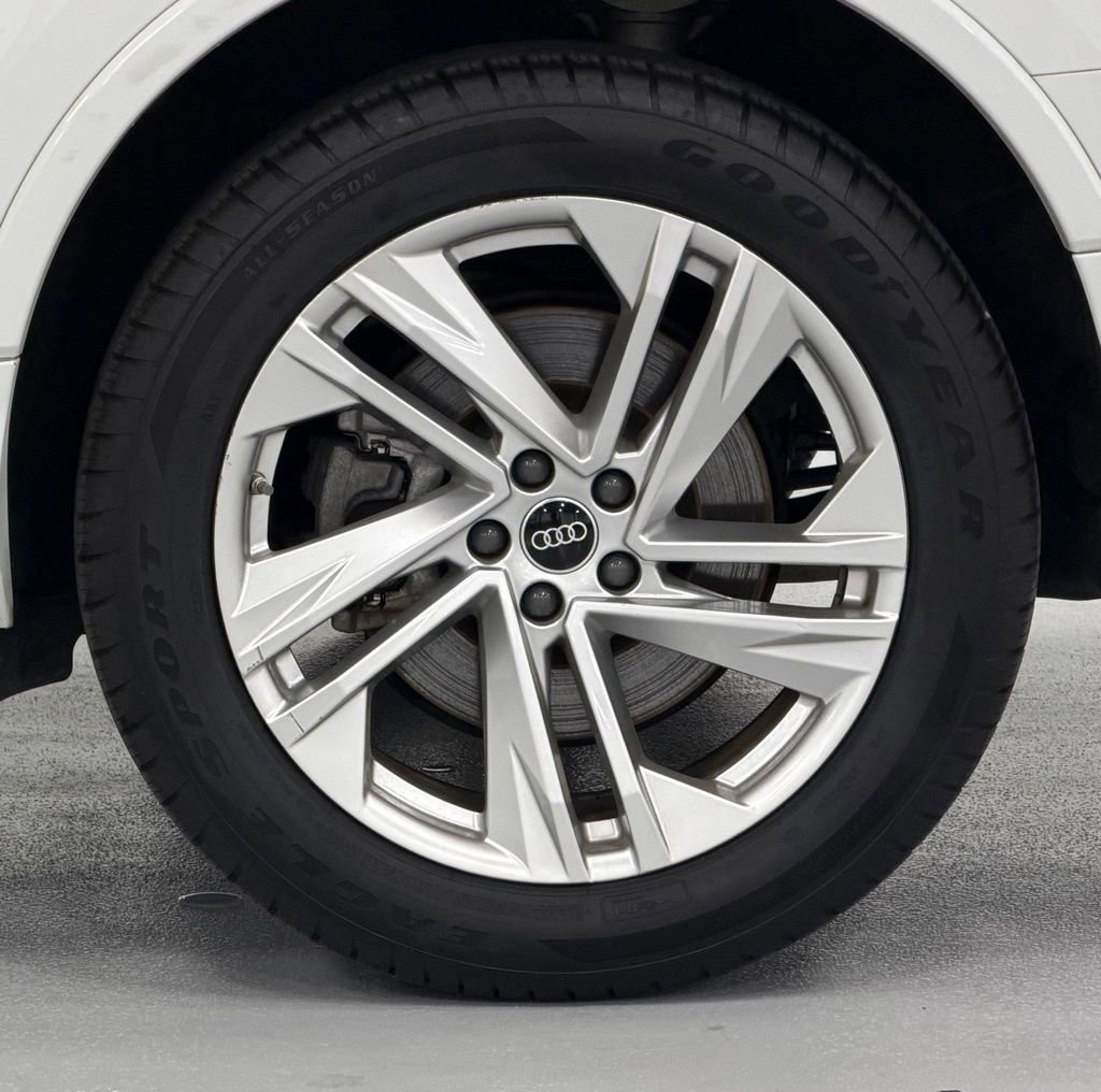 Used 2023 Audi Q7 3.0T Premium Plus image 9