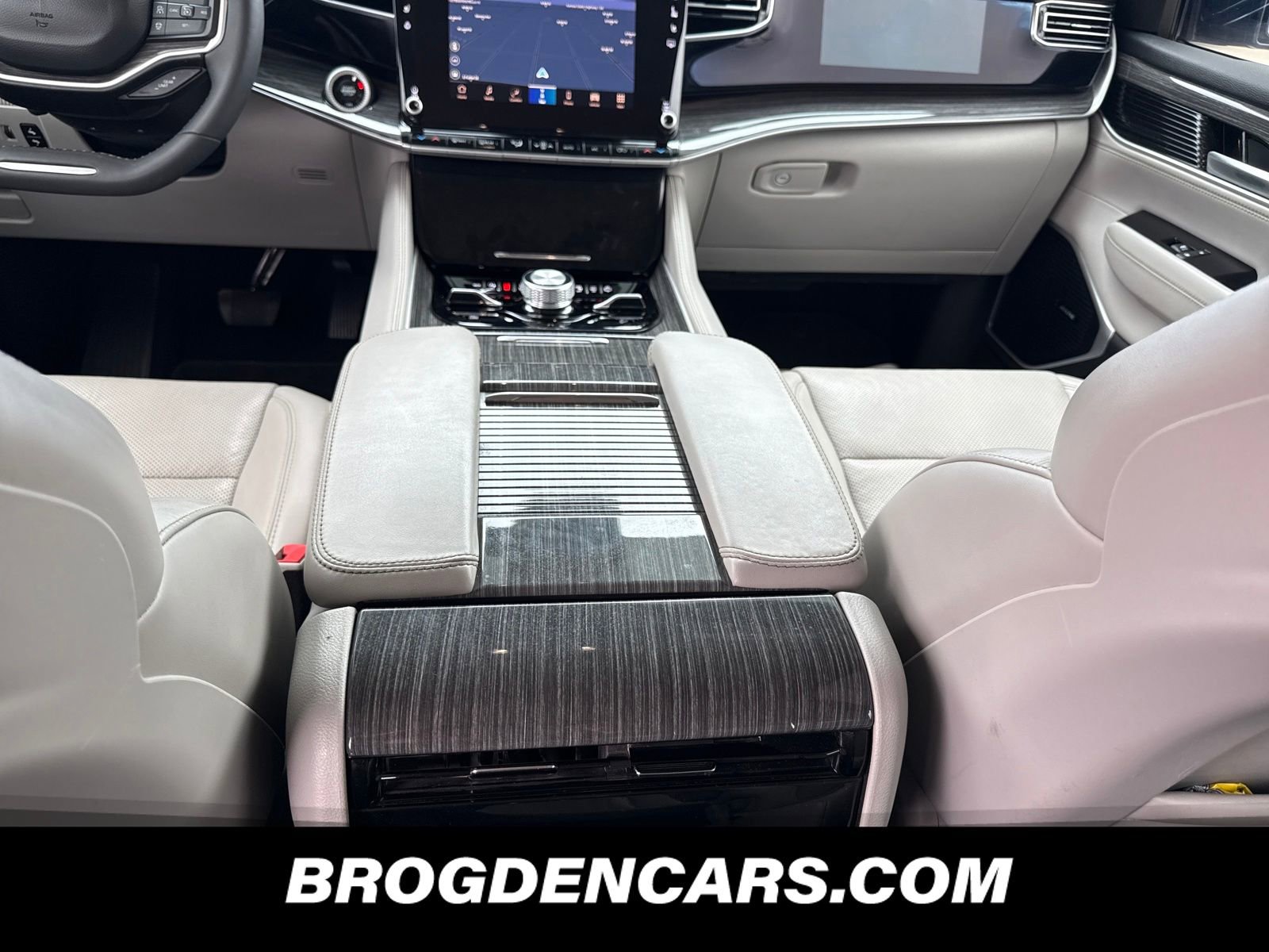 Used 2022 Jeep Wagoneer Series III w/ Convenience Group I image 10