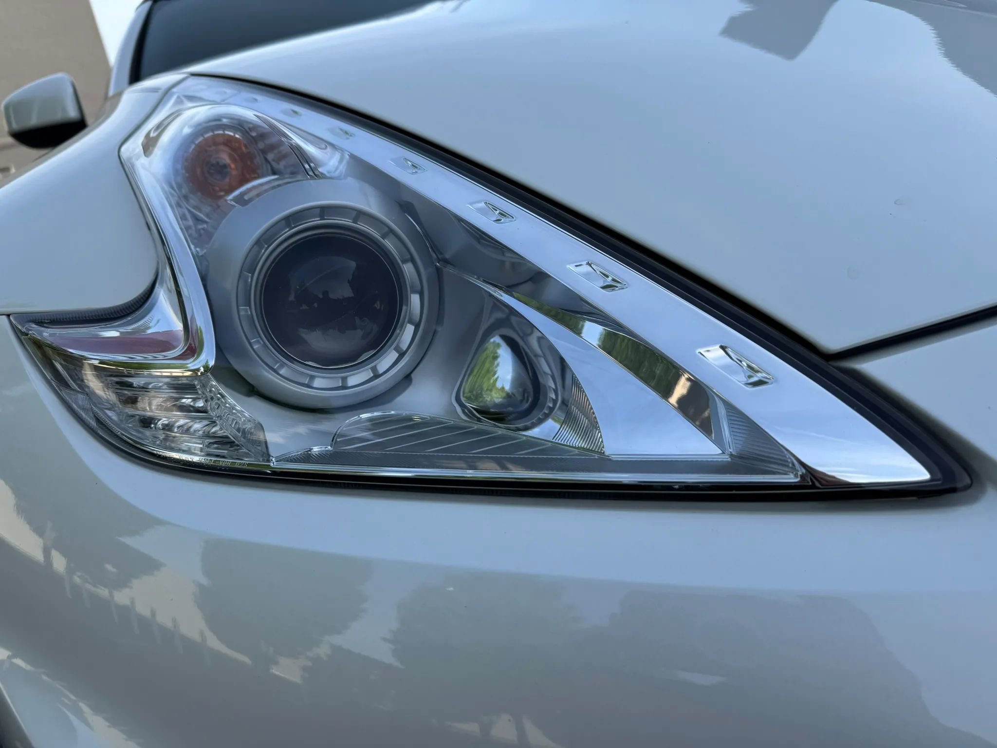 Used 2015 Nissan 370Z Roadster RWD image 13