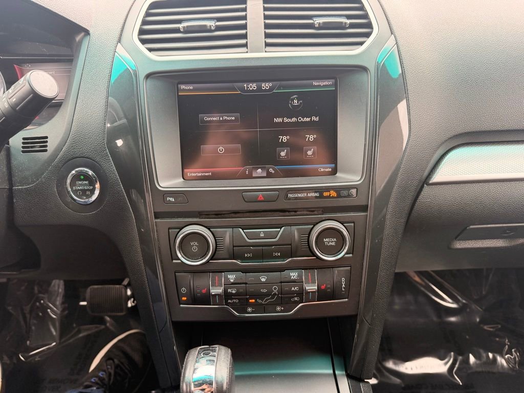 Used 2016 Ford Explorer XLT w/ Equipment Group 202A AWD/4WD image 19