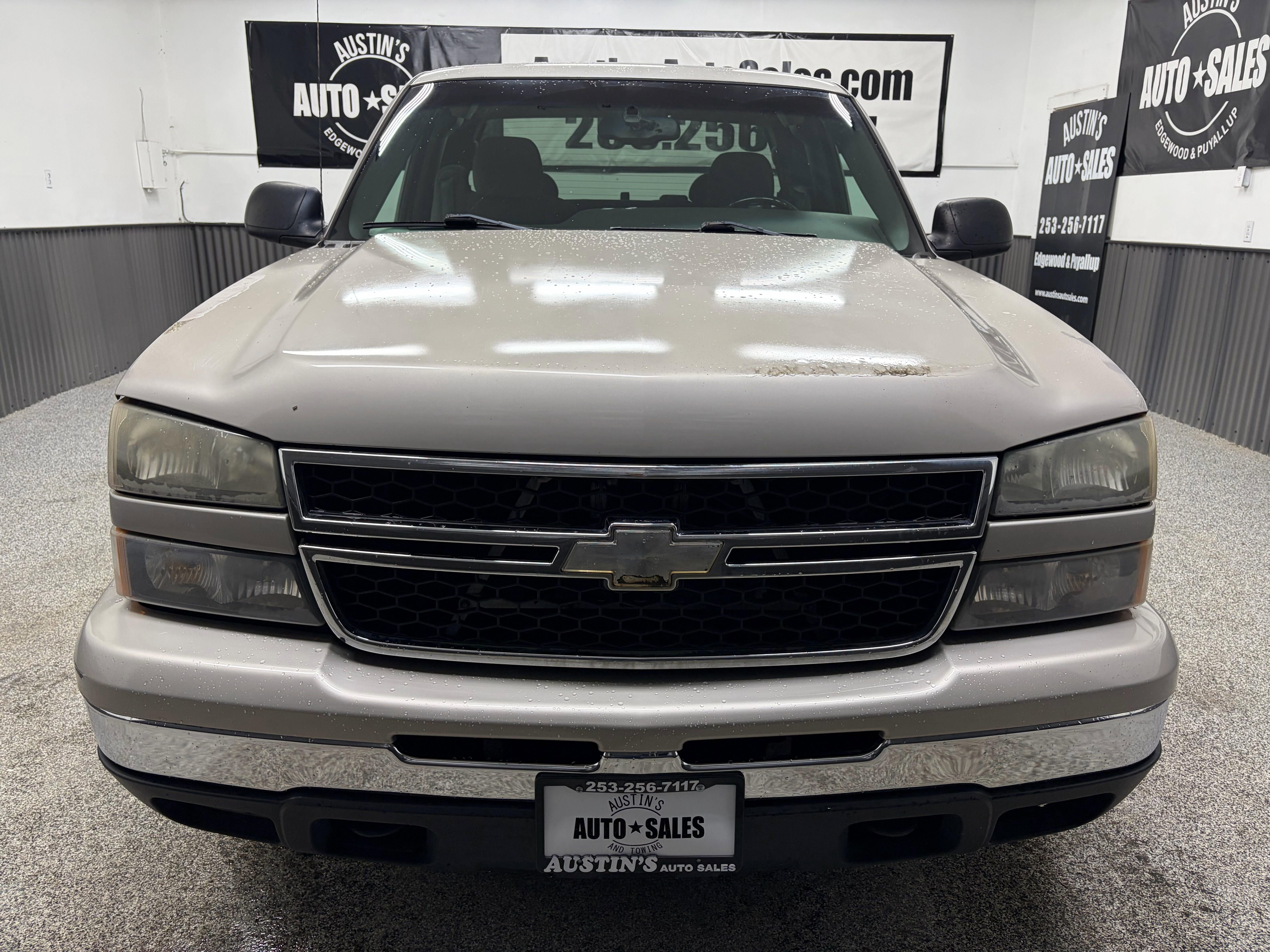 Used 2007 Chevrolet Silverado 1500 LT w/ Extended Cab Value Package RWD image 5