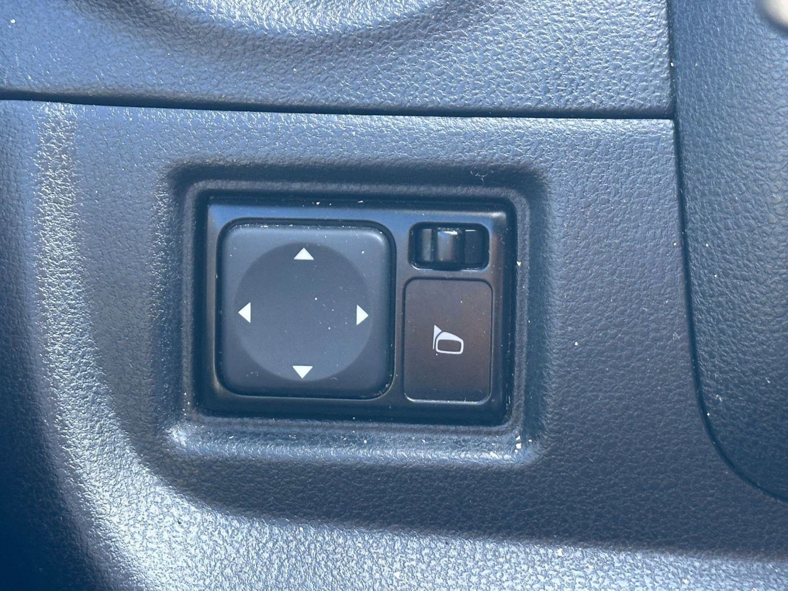 Used 2019 Nissan Versa SV image 26