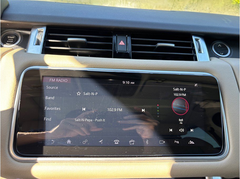 Used 2019 Land Rover Range Rover Sport HSE AWD/4WD image 30