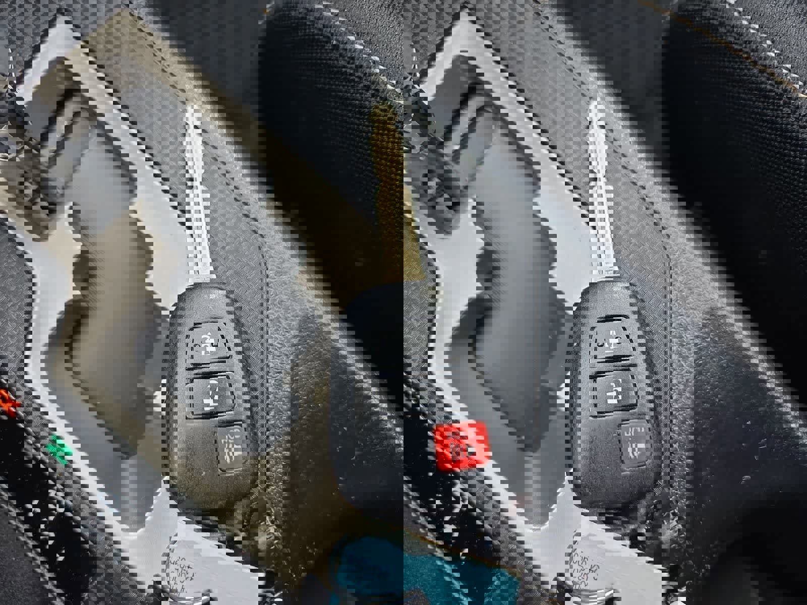 Used 2015 Toyota RAV4 XLE FWD image 34