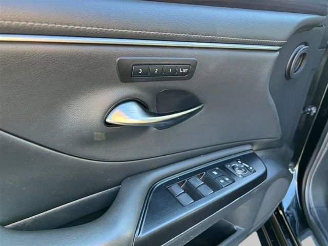 Used 2020 Lexus ES 300h w/ Premium Package image 13