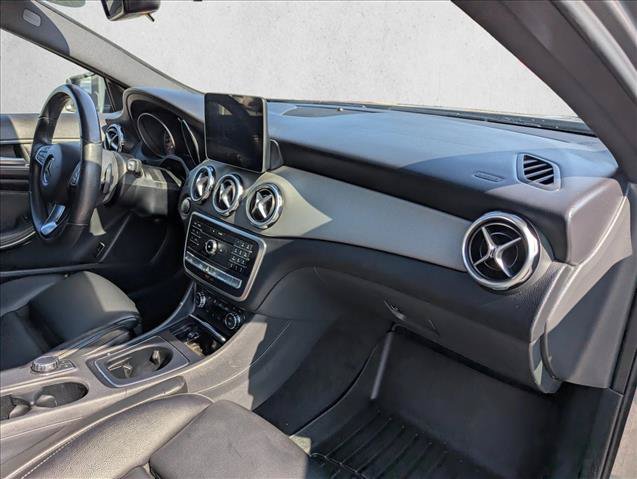 Used 2020 Mercedes-Benz GLA 250 4MATIC image 28