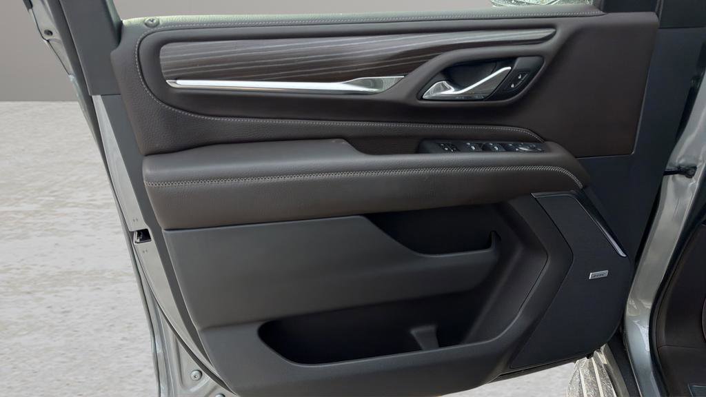 Used 2024 GMC Yukon XL Denali w/ Advanced Technology Package image 10