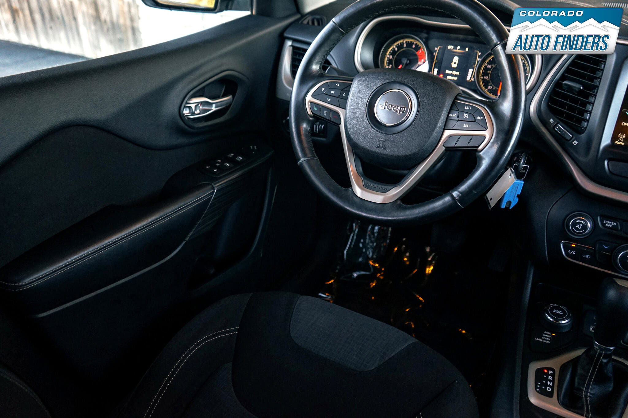 Used 2016 Jeep Cherokee Latitude w/ Cold Weather Group image 22