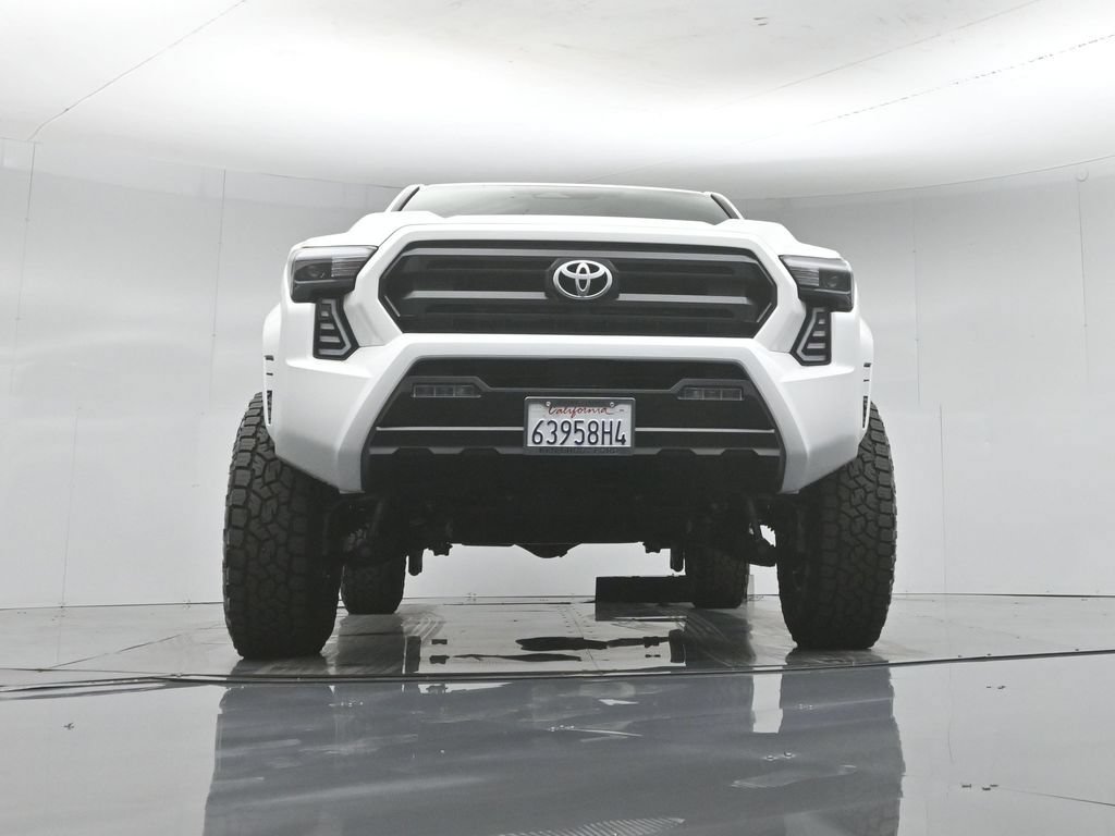 Used 2025 Toyota Tacoma SR5 AWD/4WD image 46