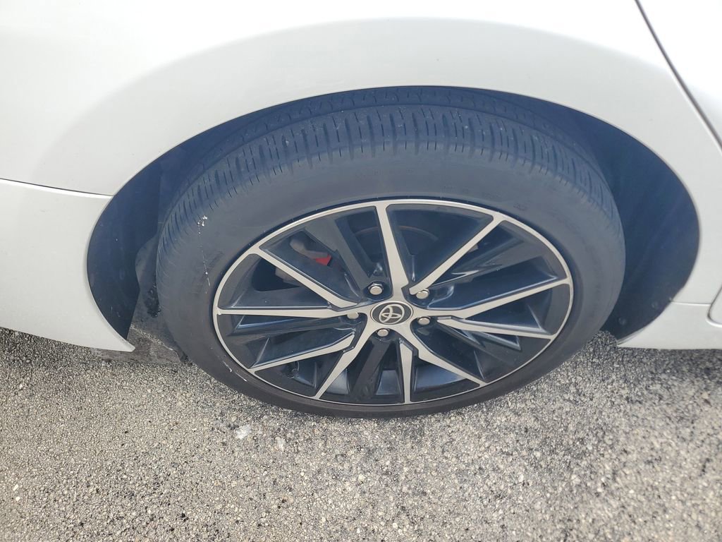 Used 2021 Toyota Camry SE w/ Convenience Package FWD image 10