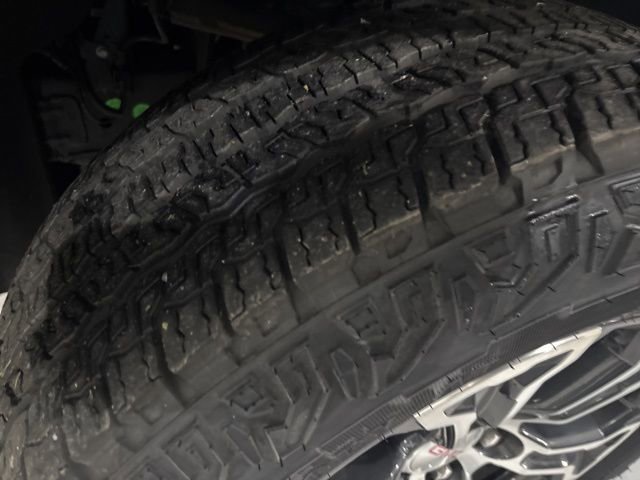 Used 2024 GMC Canyon AT4 w/ Technology Package image 42