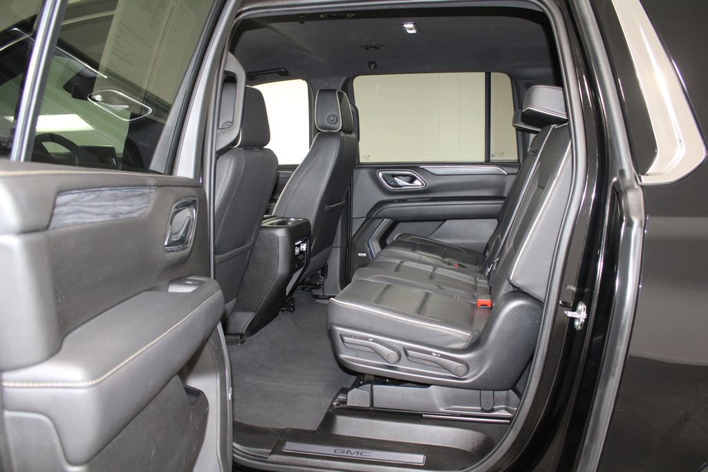Used 2023 GMC Yukon XL SLT image 28
