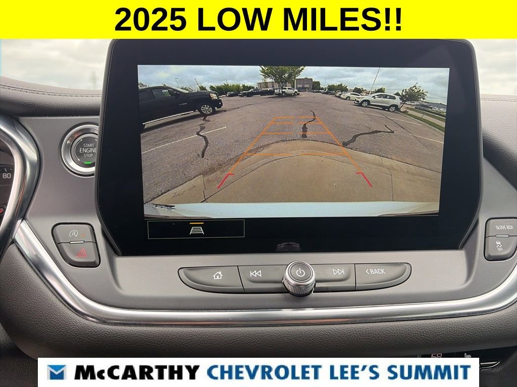 Used 2025 Chevrolet Blazer LT FWD image 11