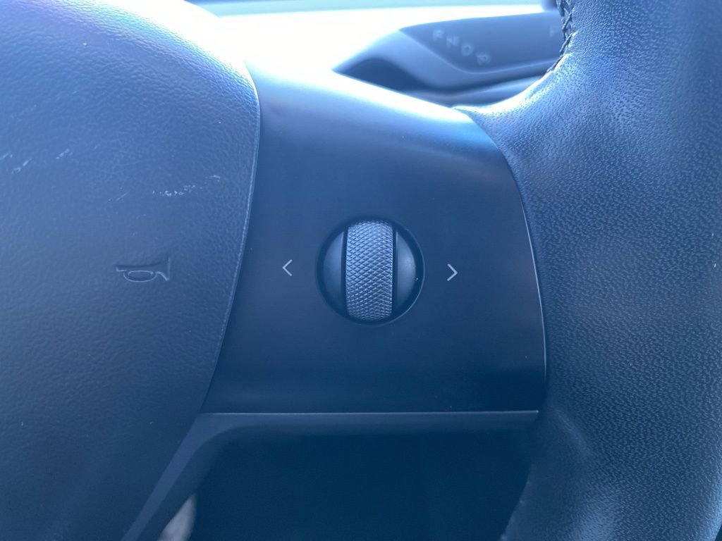 Used 2021 Tesla Model Y Long Range image 24