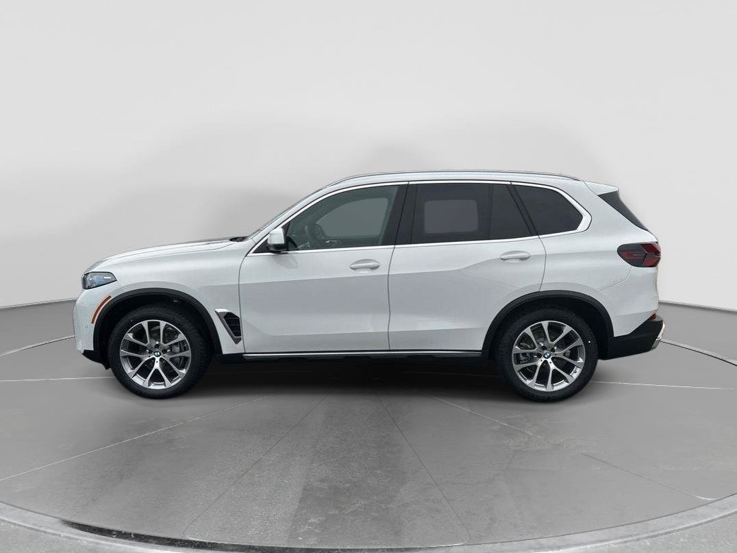 New 2026 BMW X5 sDrive40i w/ Parking Assistance Package RWD image 9