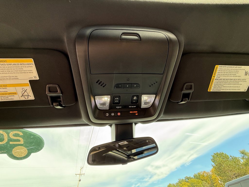 Certified 2018 Chevrolet Equinox LT w/ Sun & Infotainment Package image 26