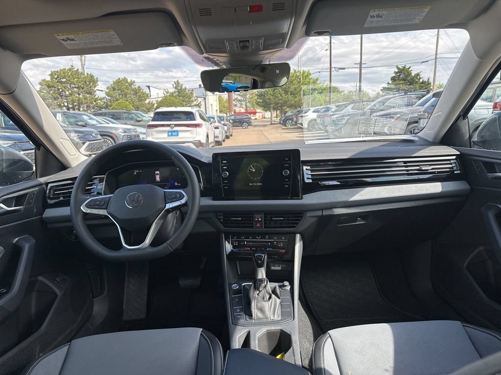 New 2026 Volkswagen Jetta SE FWD image 17