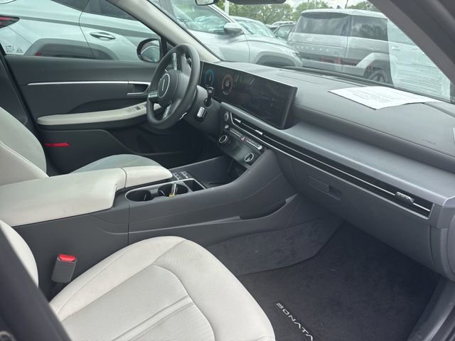 Used 2026 Hyundai Sonata SEL FWD image 8