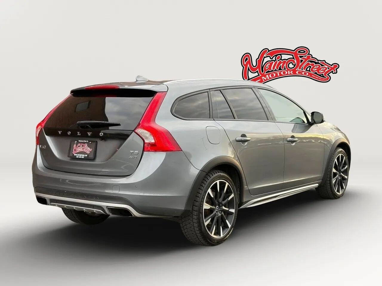 Used 2016 Volvo V60 T5 Cross Country Platinum w/ Climate Package image 7