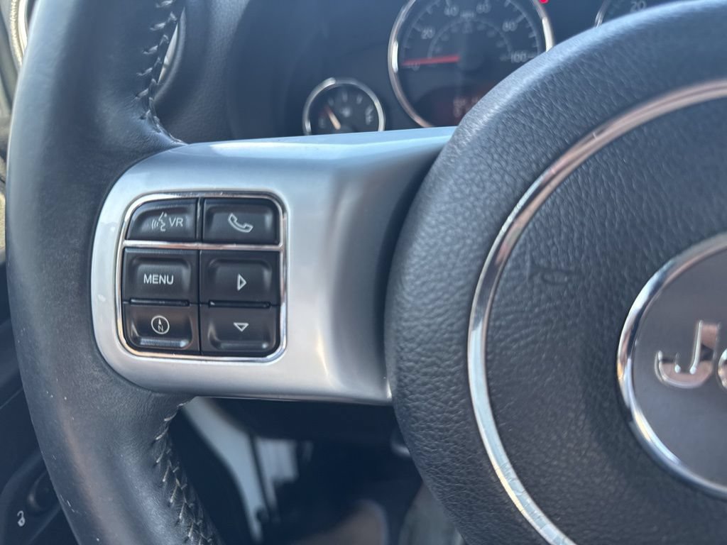 Used 2016 Jeep Wrangler Unlimited Rubicon AWD/4WD image 18