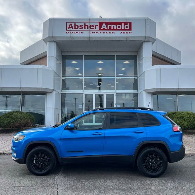 Used 2023 Jeep Cherokee Altitude Lux image 3