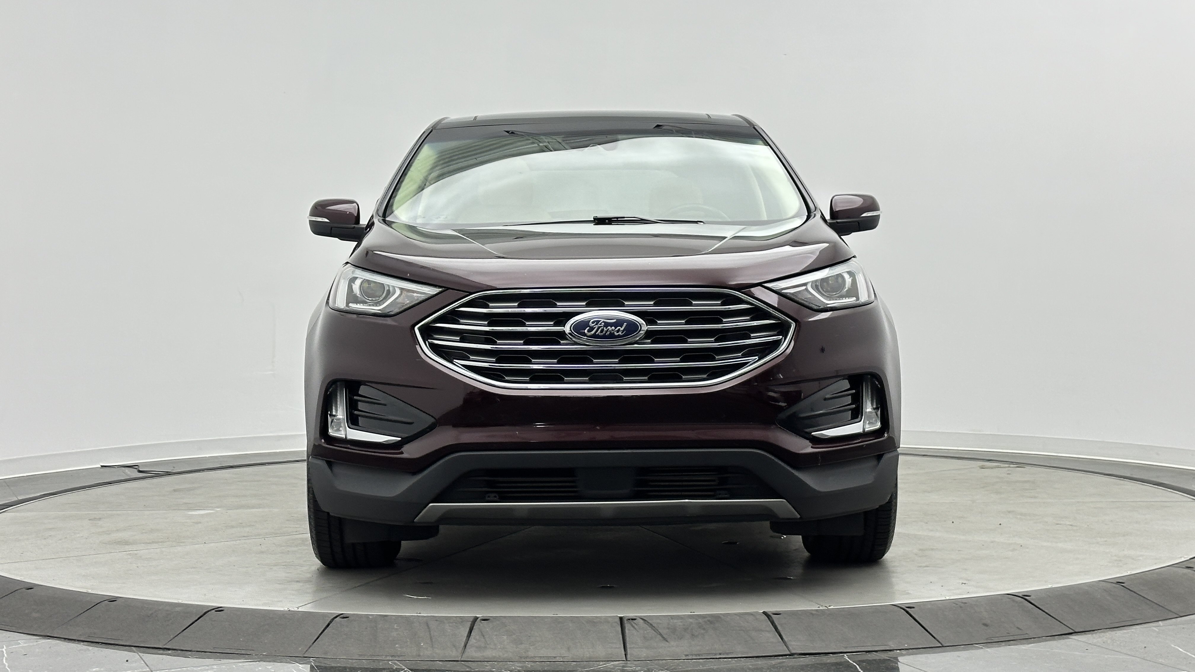 Used 2019 Ford Edge SEL w/ Equipment Group 201A AWD/4WD image 2