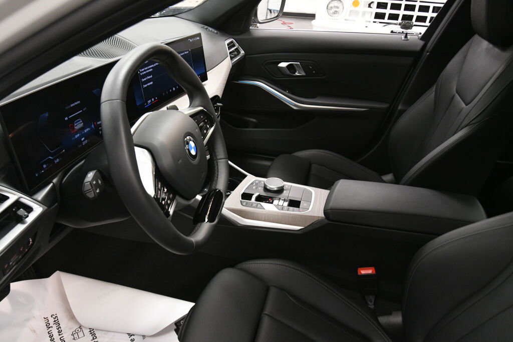 Used 2025 BMW 330i xDrive Sedan image 20