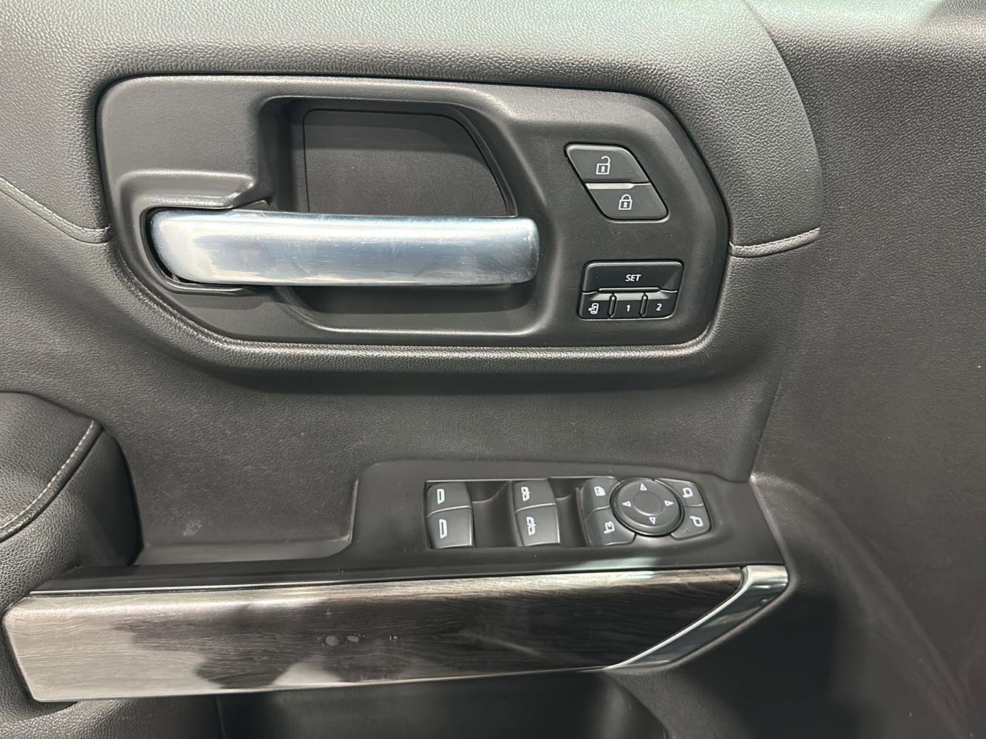 Used 2020 Chevrolet Silverado 1500 LTZ image 23