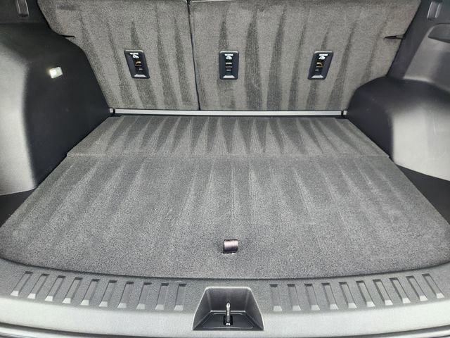 Used 2025 Chevrolet Equinox ACTIV w/ Safety and Technology Package AWD/4WD image 32