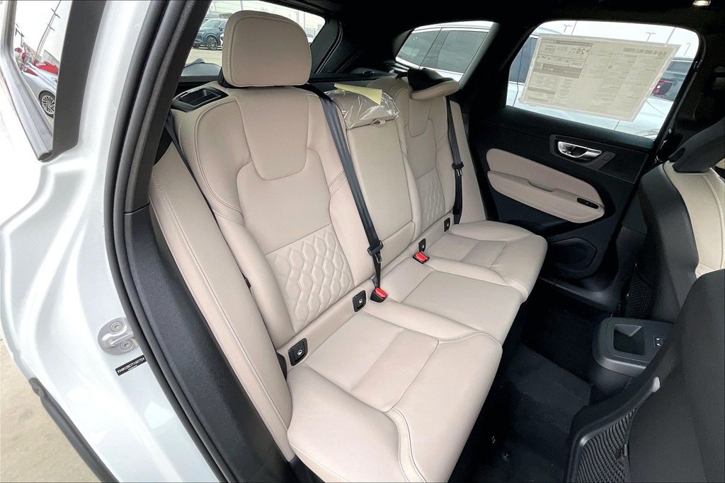 New 2026 Volvo XC60 B5 Plus w/ Protection Package Premier AWD/4WD image 9