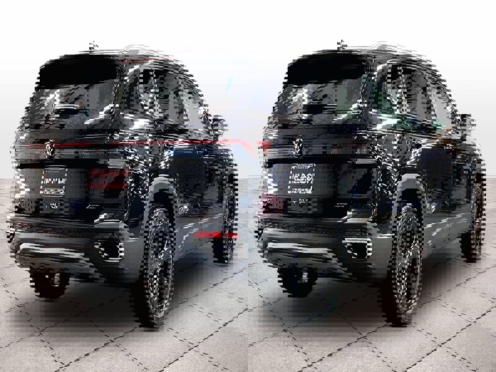 New 2026 Volkswagen Taos SEL image 4