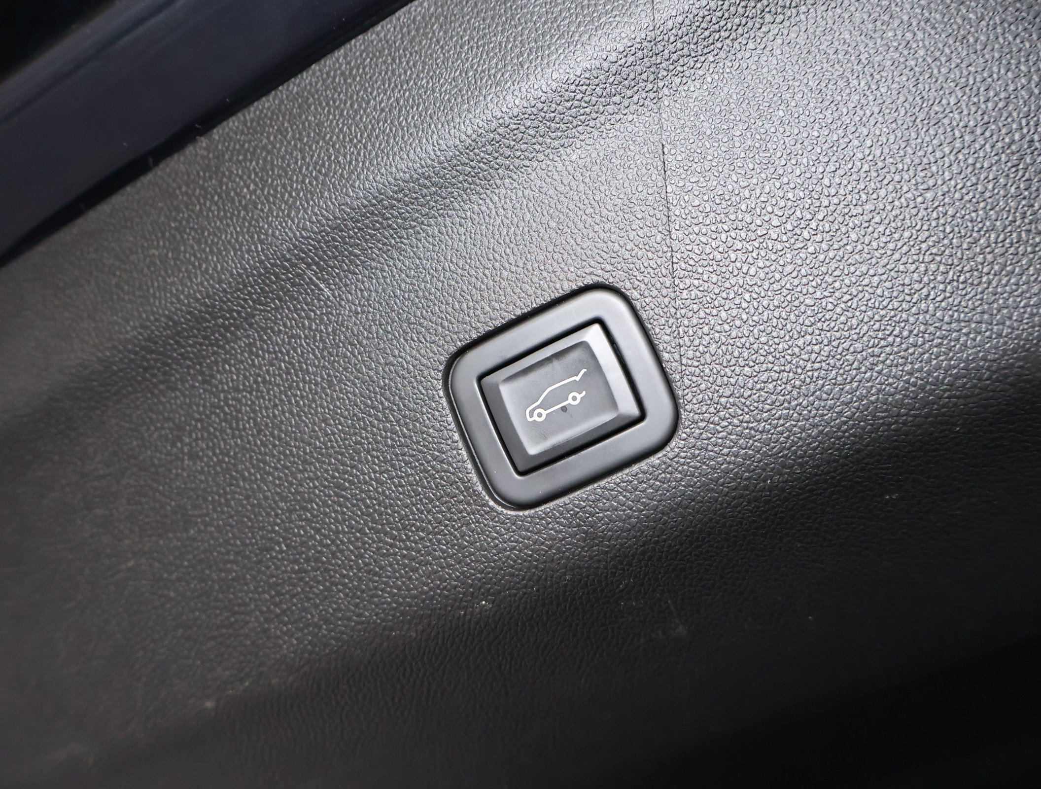 Used 2021 Chevrolet Tahoe Z71 w/ Rear Media and Nav Package AWD/4WD image 26