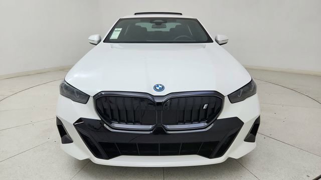 Used 2025 BMW i5 xDrive40 w/ M Sport Package image 2