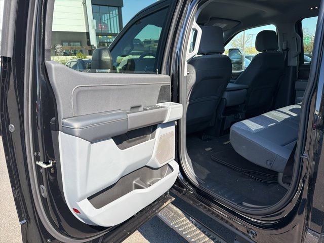 New 2026 Ford F250 XLT w/ XLT Premium Package AWD/4WD image 12