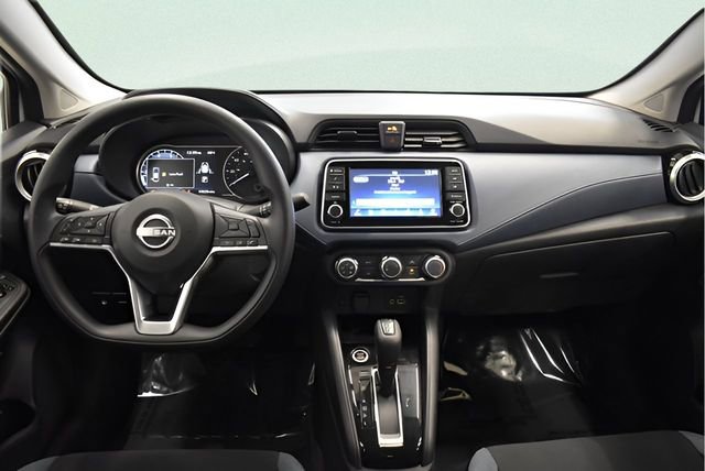 Used 2025 Nissan Versa SV FWD image 5