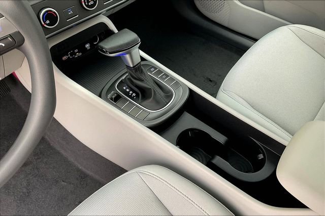 New 2026 Hyundai Kona SE image 8
